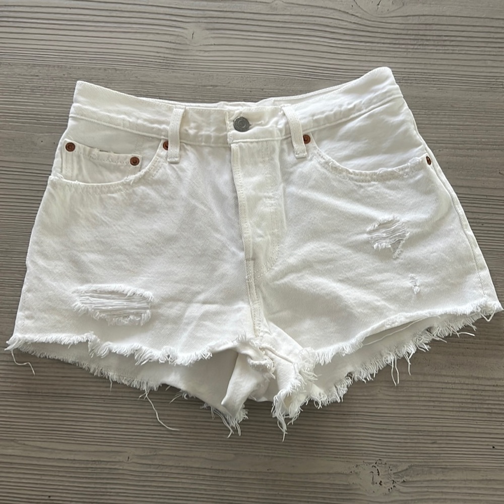 Levi’s 501 shorts size 27